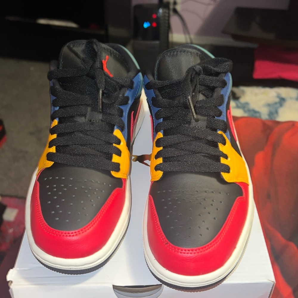 Air Jordan low 1